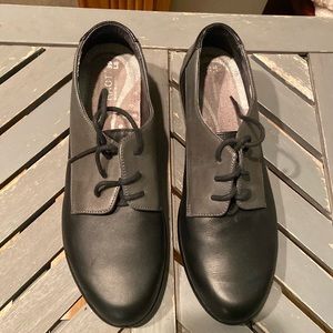 Naot leather women’s shoes, size 8.5 black